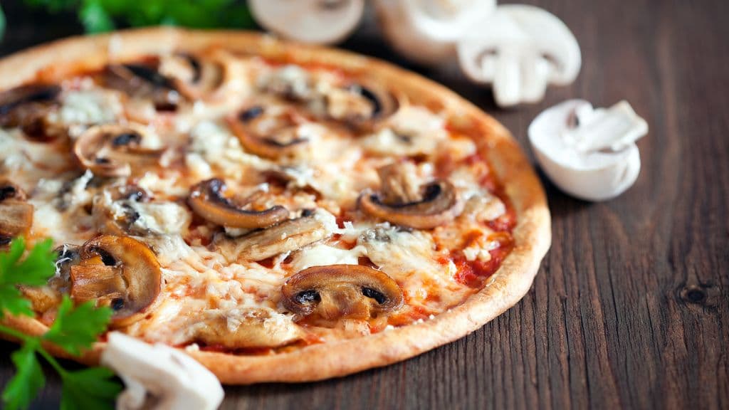 Pizza aux champignons