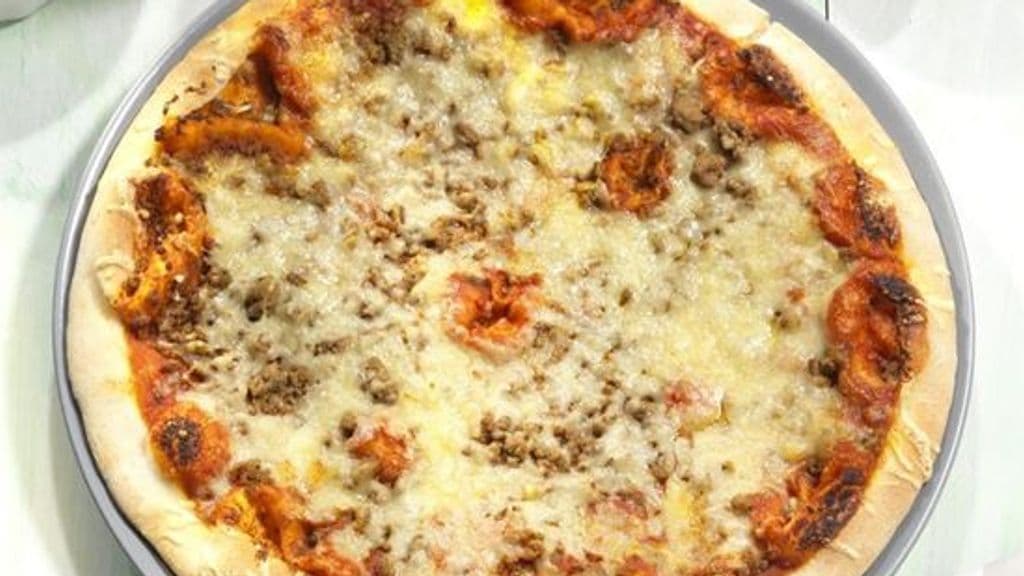 Pizza oeuf - viande hachée
