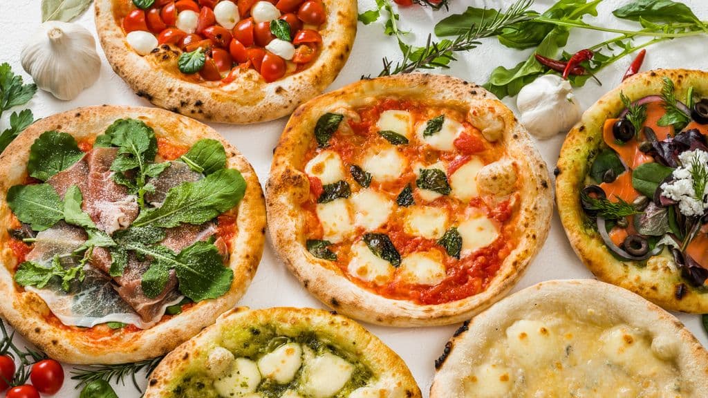 Garnitures variées pour pizza